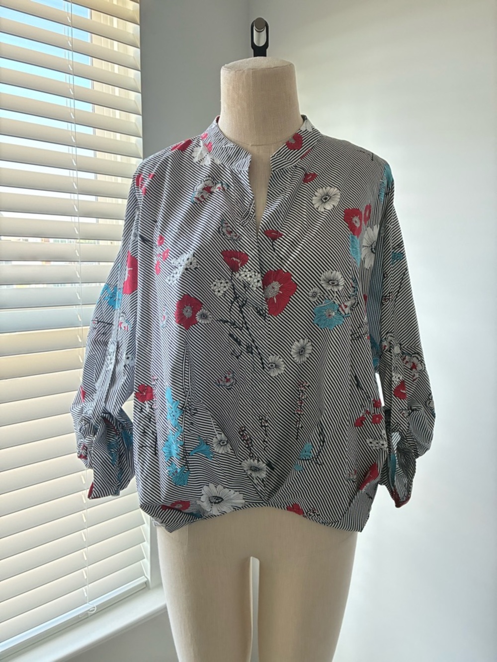 Jovonna Women's Striped Pleated Floral Long Sleeve Blouse